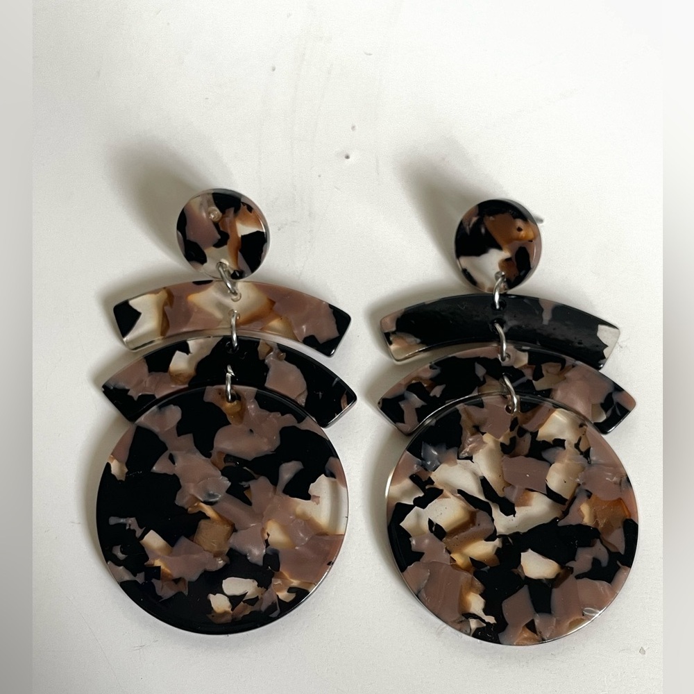 Tortoiseshell dangling earrings - Picture 3 of 7